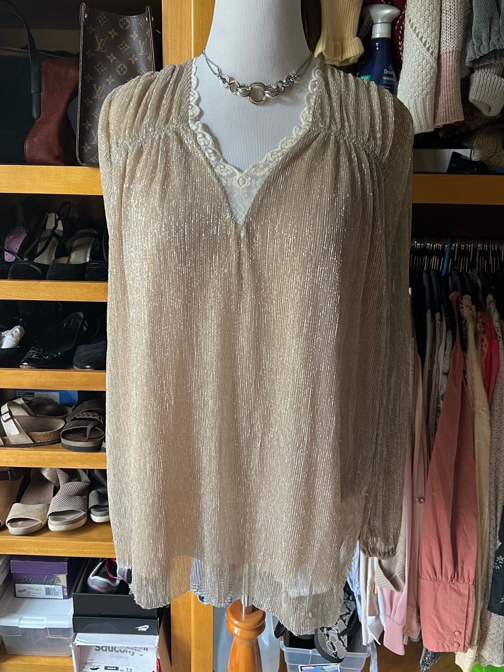 GIMMICKS Metallic Gold Long-Sleeve V-Neck Women's Top